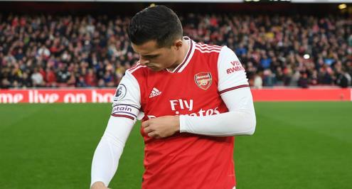 تشاكا عن حمل شارة قيادة آرسنال: عليّ التفكير مرتين